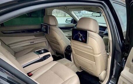 BMW 7 серия, 2013 год, 2 345 000 рублей, 14 фотография