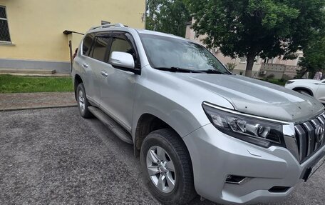 Toyota Land Cruiser Prado 150 рестайлинг 2, 2020 год, 6 000 000 рублей, 3 фотография