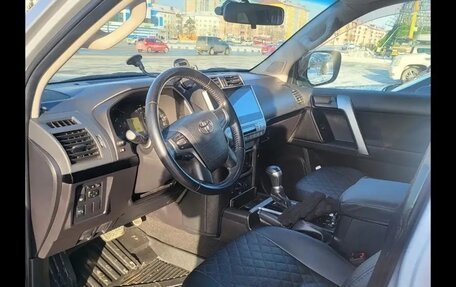 Toyota Land Cruiser Prado 150 рестайлинг 2, 2020 год, 6 000 000 рублей, 8 фотография