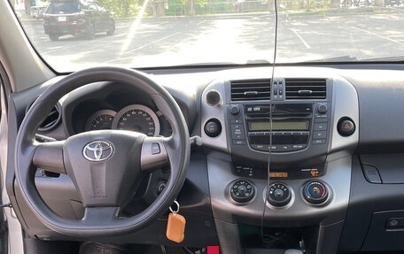Toyota RAV4, 2010 год, 1 670 000 рублей, 10 фотография