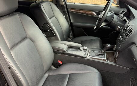 Mercedes-Benz C-Класс, 2008 год, 1 180 000 рублей, 26 фотография