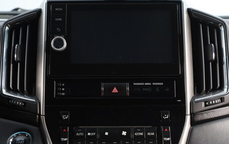 Toyota Land Cruiser 200, 2018 год, 73 000 000 рублей, 11 фотография