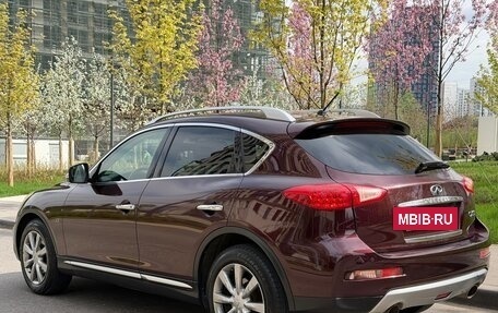 Infiniti QX50 I рестайлинг, 2016 год, 1 670 000 рублей, 6 фотография