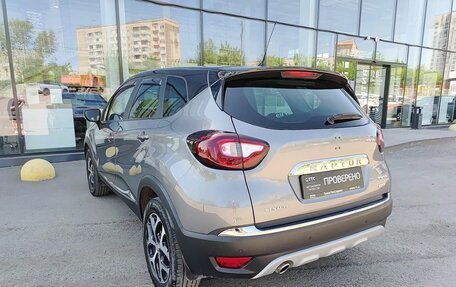 Renault Kaptur I рестайлинг, 2017 год, 1 699 800 рублей, 8 фотография