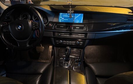 BMW 5 серия, 2011 год, 1 900 000 рублей, 11 фотография