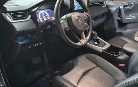 Toyota RAV4, 2023 год, 5 350 000 рублей, 13 фотография