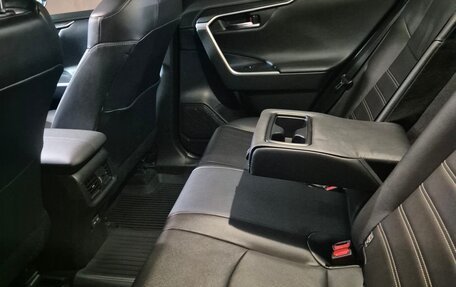 Toyota RAV4, 2023 год, 5 350 000 рублей, 15 фотография