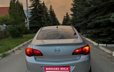 Opel Astra J, 2013 год, 800 000 рублей, 6 фотография