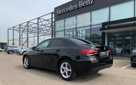 Mercedes-Benz A-Класс, 2019 год, 2 530 000 рублей, 3 фотография