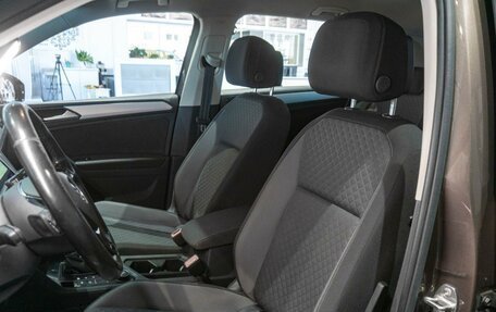 Volkswagen Tiguan II, 2018 год, 2 249 000 рублей, 13 фотография