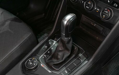 Volkswagen Tiguan II, 2018 год, 2 249 000 рублей, 19 фотография