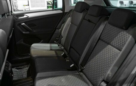 Volkswagen Tiguan II, 2018 год, 2 249 000 рублей, 15 фотография