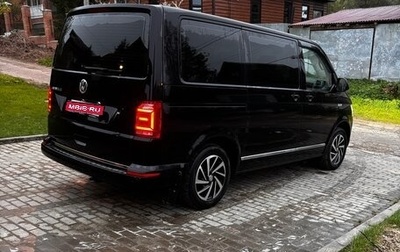 Volkswagen Caravelle T6 рестайлинг, 2018 год, 2 950 000 рублей, 1 фотография