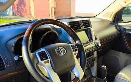 Toyota Land Cruiser Prado 150 рестайлинг 2, 2012 год, 2 850 000 рублей, 11 фотография