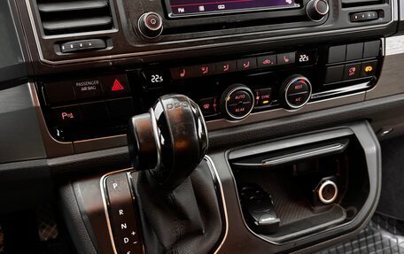 Volkswagen Caravelle T6 рестайлинг, 2018 год, 2 950 000 рублей, 13 фотография