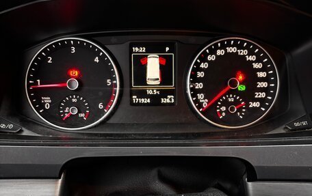 Volkswagen Caravelle T6 рестайлинг, 2018 год, 2 950 000 рублей, 16 фотография