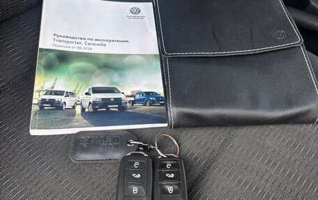 Volkswagen Caravelle T6 рестайлинг, 2018 год, 2 950 000 рублей, 36 фотография
