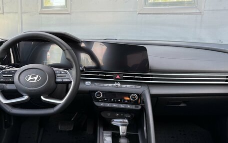 Hyundai Elantra, 2024 год, 2 395 000 рублей, 8 фотография