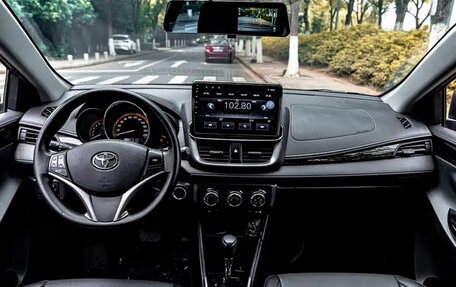 Toyota Yaris XP150 рестайлинг, 2023 год, 1 760 000 рублей, 4 фотография