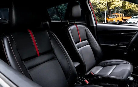 Toyota Yaris XP150 рестайлинг, 2023 год, 1 760 000 рублей, 5 фотография