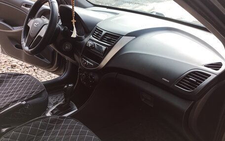 Hyundai Solaris II рестайлинг, 2014 год, 950 000 рублей, 5 фотография