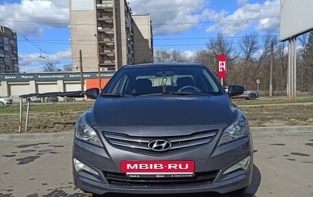 Hyundai Solaris II рестайлинг, 2014 год, 950 000 рублей, 3 фотография