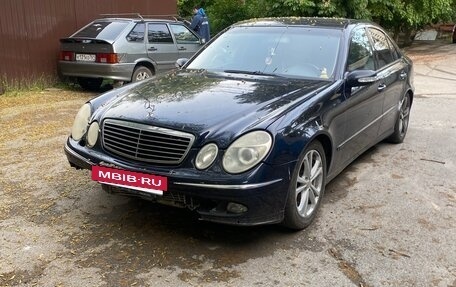Mercedes-Benz E-Класс, 2005 год, 400 000 рублей, 3 фотография