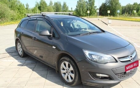 Opel Astra J, 2013 год, 620 000 рублей, 1 фотография