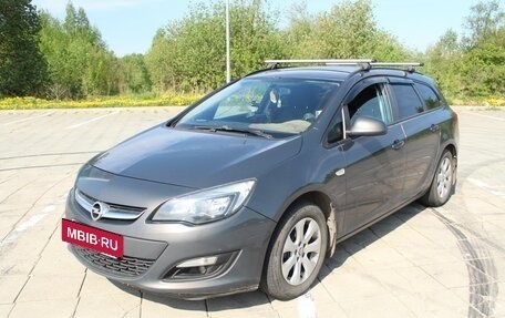 Opel Astra J, 2013 год, 620 000 рублей, 2 фотография