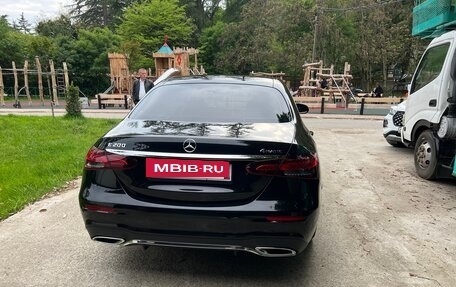Mercedes-Benz E-Класс, 2021 год, 3 650 000 рублей, 4 фотография