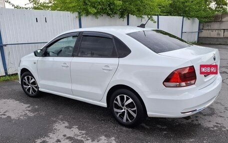 Volkswagen Polo VI (EU Market), 2018 год, 675 000 рублей, 3 фотография