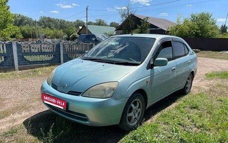 Toyota Prius IV XW50, 2001 год, 275 000 рублей, 3 фотография