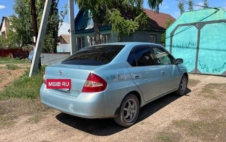 Toyota Prius IV XW50, 2001 год, 275 000 рублей, 2 фотография