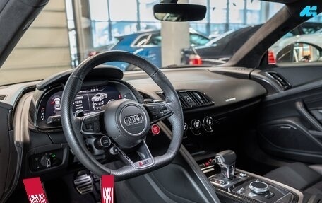 Audi R8, 2019 год, 16 800 000 рублей, 20 фотография