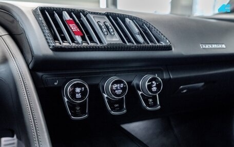 Audi R8, 2019 год, 16 800 000 рублей, 26 фотография