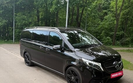 Mercedes-Benz V-Класс, 2022 год, 8 000 000 рублей, 2 фотография