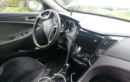 Hyundai Sonata VI, 2011 год, 670 000 рублей, 7 фотография
