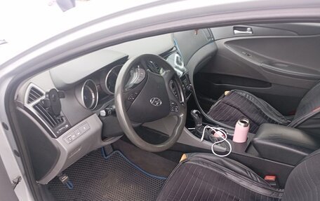 Hyundai Sonata VI, 2011 год, 670 000 рублей, 8 фотография