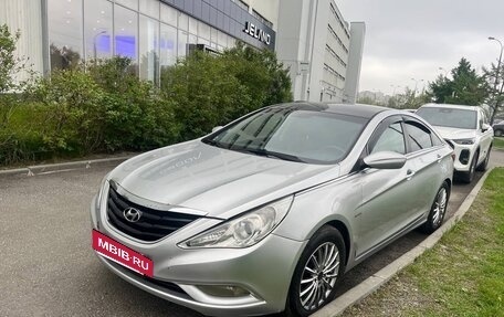 Hyundai Sonata VI, 2011 год, 670 000 рублей, 3 фотография