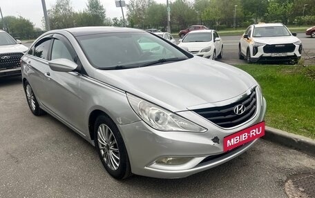Hyundai Sonata VI, 2011 год, 670 000 рублей, 4 фотография