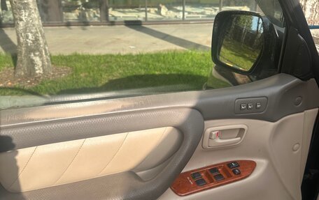 Toyota Land Cruiser 100 рестайлинг 2, 2003 год, 1 600 000 рублей, 14 фотография