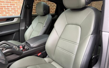 Porsche Cayenne III, 2023 год, 16 850 000 рублей, 10 фотография