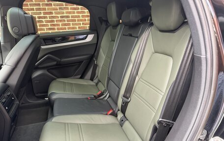Porsche Cayenne III, 2023 год, 16 850 000 рублей, 11 фотография