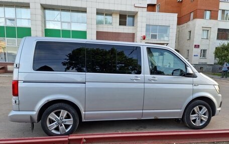 Volkswagen Caravelle T6 рестайлинг, 2015 год, 2 000 000 рублей, 4 фотография