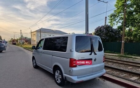 Volkswagen Caravelle T6 рестайлинг, 2015 год, 2 000 000 рублей, 2 фотография