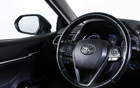 Toyota Camry, 2019 год, 2 590 000 рублей, 13 фотография