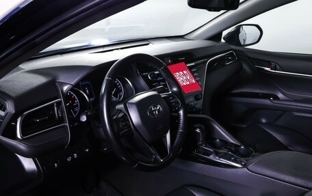 Toyota Camry, 2019 год, 2 590 000 рублей, 15 фотография