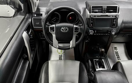Toyota Land Cruiser Prado 150 рестайлинг 2, 2014 год, 2 595 000 рублей, 12 фотография