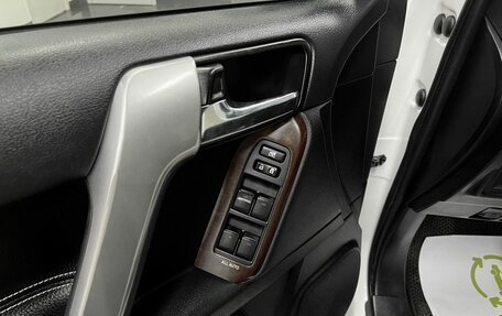 Toyota Land Cruiser Prado 150 рестайлинг 2, 2014 год, 2 595 000 рублей, 28 фотография