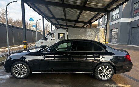Mercedes-Benz E-Класс, 2018 год, 1 700 000 рублей, 4 фотография